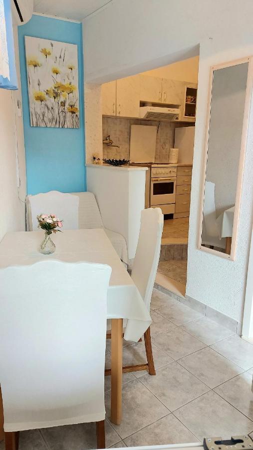 Apartment Jerolima Dugi Rat Bagian luar foto