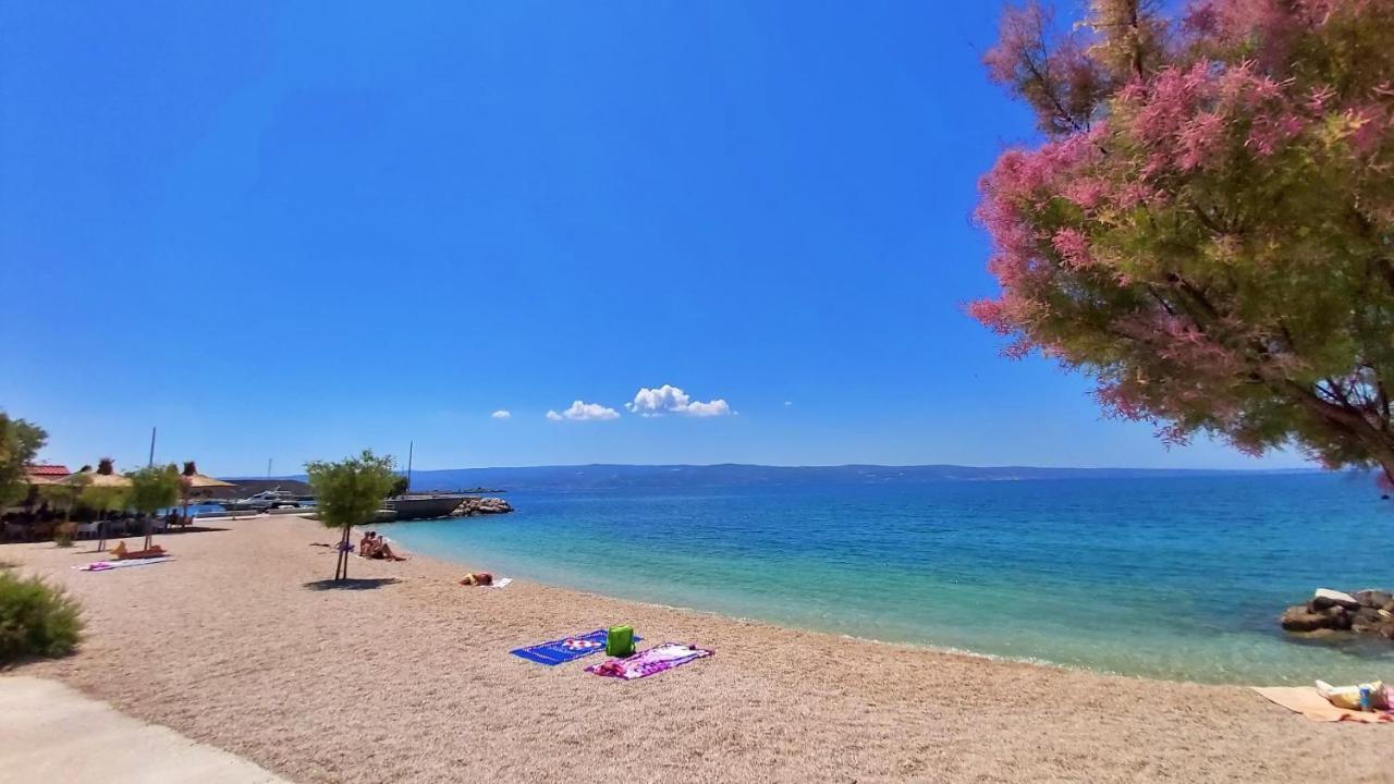 Apartment Jerolima Dugi Rat Bagian luar foto