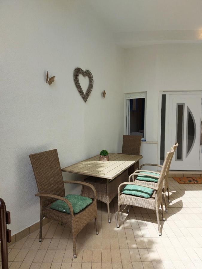 Apartment Jerolima Dugi Rat Bagian luar foto