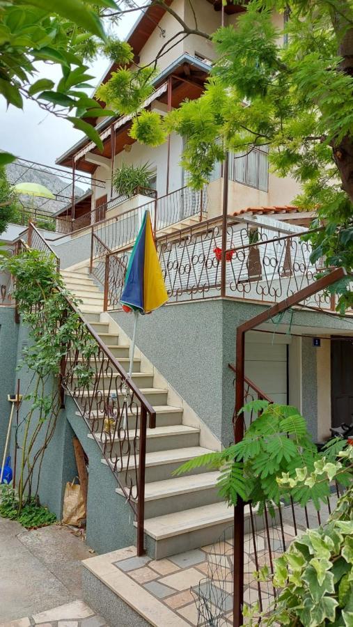 Apartment Jerolima Dugi Rat Bagian luar foto