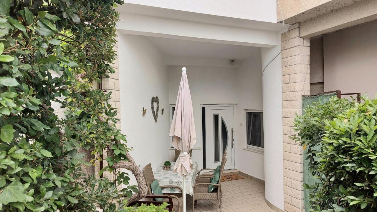 Apartment Jerolima Dugi Rat Bagian luar foto